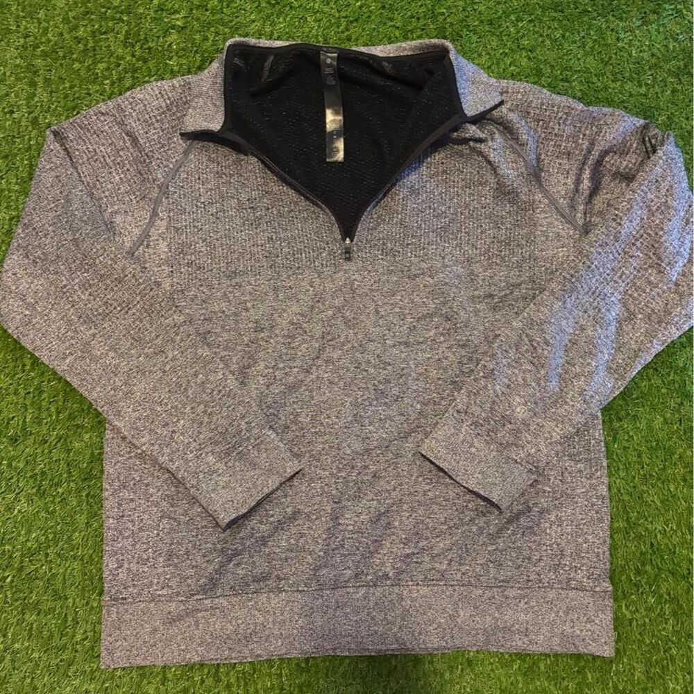 Lululemon Men's Grey and Navy Sweatshirt